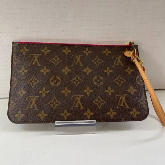 Louis Vuitton Monogram Canvas Neverfull Pouch Red Interior  (116630-1) - Picture 2 of 9